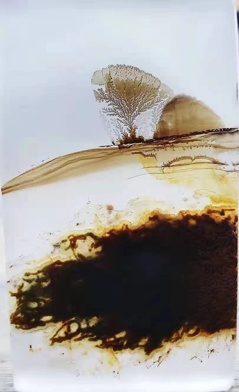 小河邊